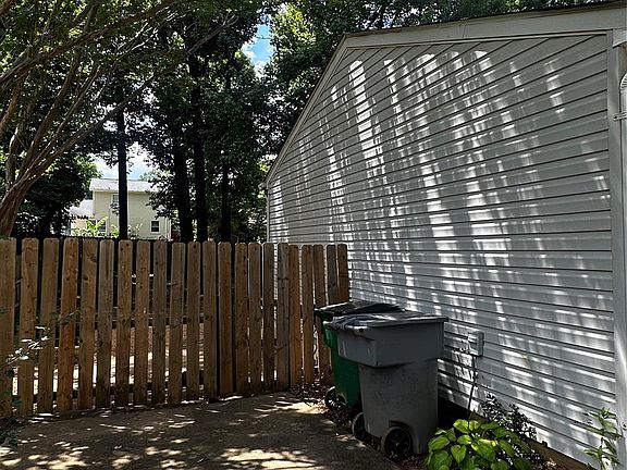4th image of 6013 Acadian Woods Dr