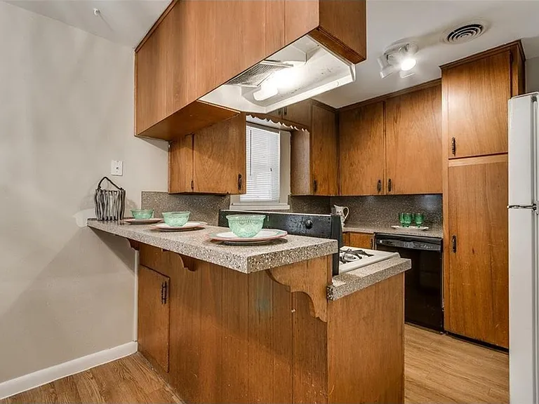 404 Franklin Blvd #A — Photo 11