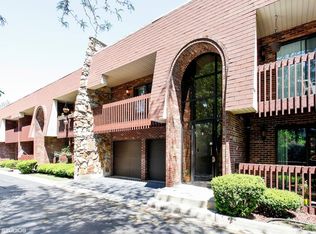 6325 Clarendon Hills Rd APT 9, Willowbrook, IL 60527