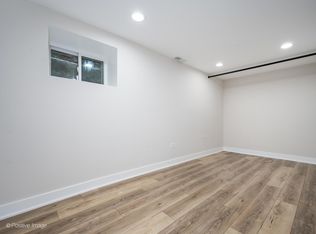 3546 W Beach Ave #1, Chicago, IL 60651