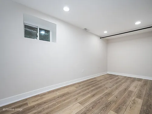 3546 W Beach Ave #1 Photo 1