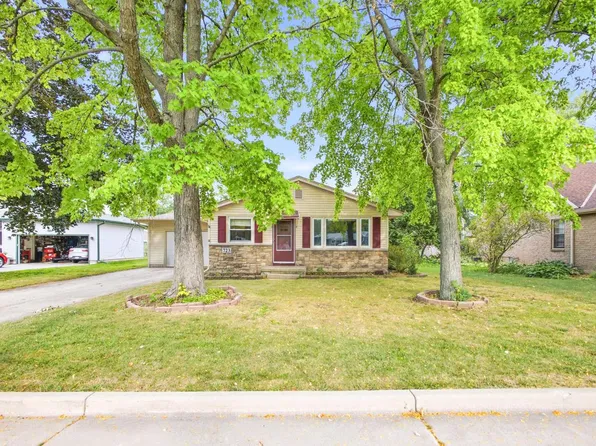 723 Roosevelt AVENUE, Oconomowoc, WI 53066