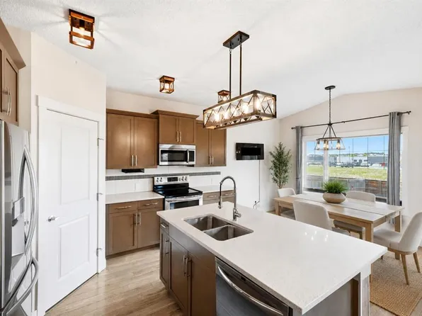 46 N Fireside Pl, Cochrane, AB T4C 0R2