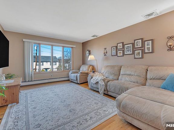 4th image of 191 Pershing Rd