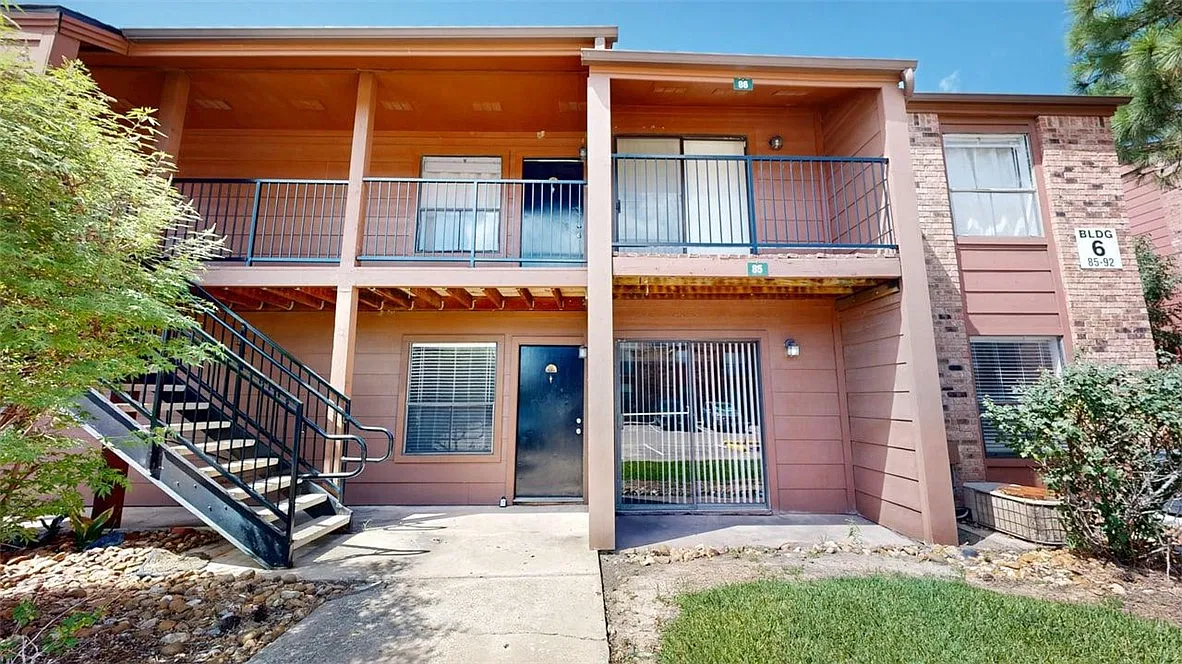 2 bed, 2.0 bath, 908 sqft, $975 — Photo 1