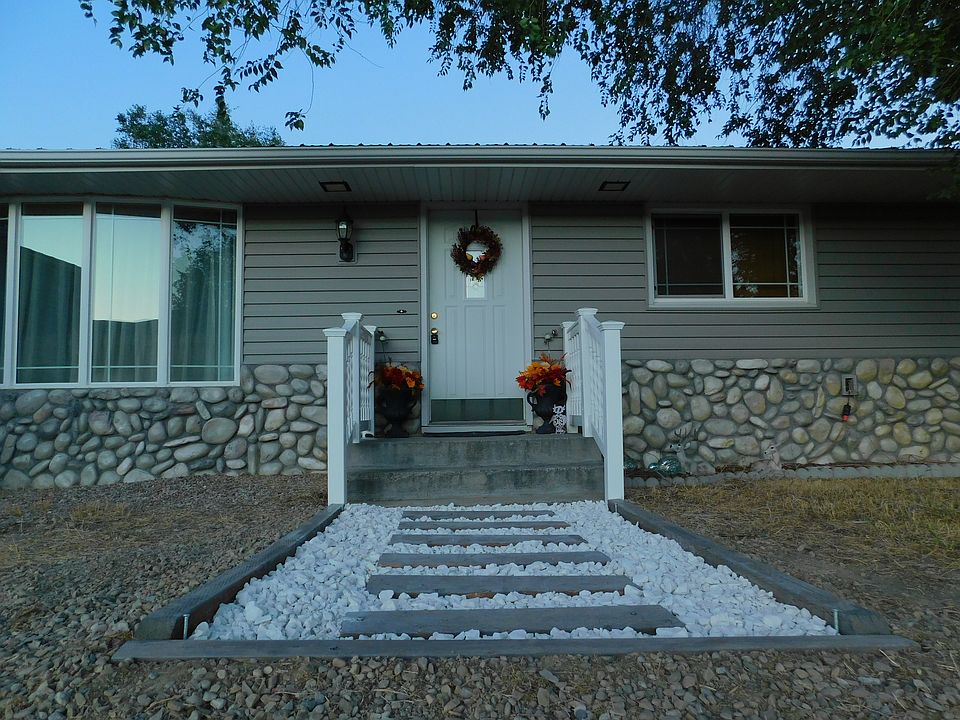 1st image of 448 Washakie Dr