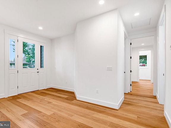 3rd image of 13711 Joyce Rd