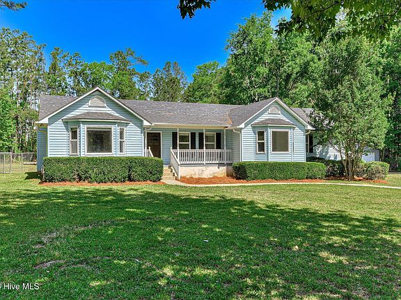 2nd image of 206 Dogwood Lane