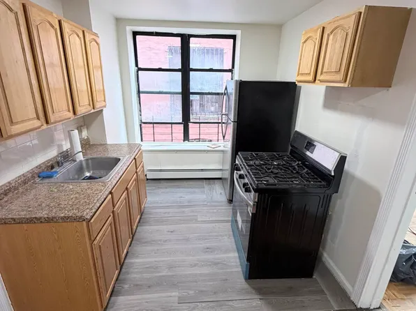 1589 President Street image 1 of 4