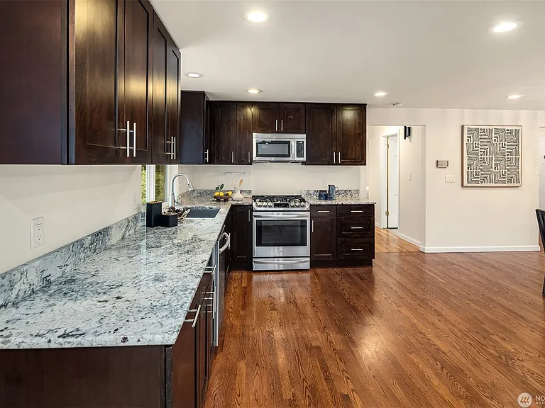 15007 NE 15th St — Photo 7