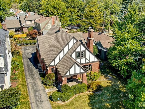 2nd image of 107 Dell Park Ave
