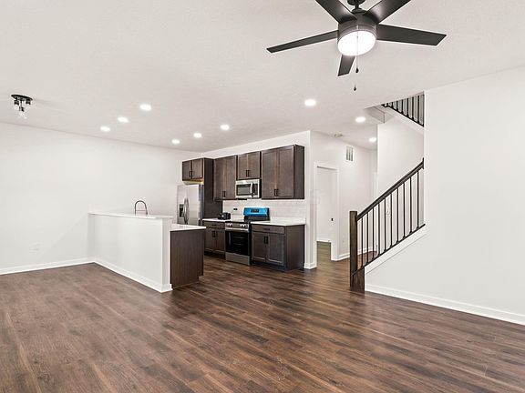 3rd image of 487 Erickson Ave
