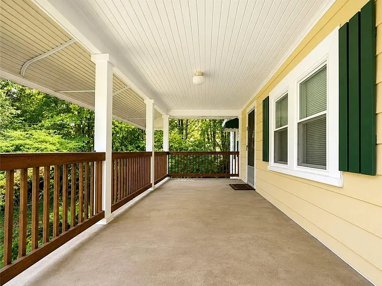 1360 Cunningham Rd SW — Photo 4