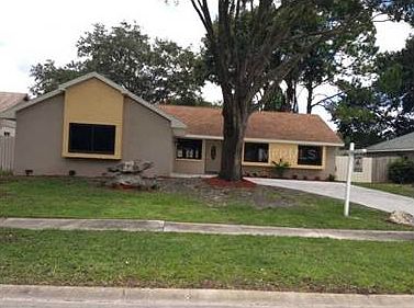 2nd image of 15008 Naples Pl