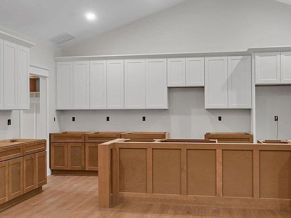 5th image of 4597 N Thomas Rd