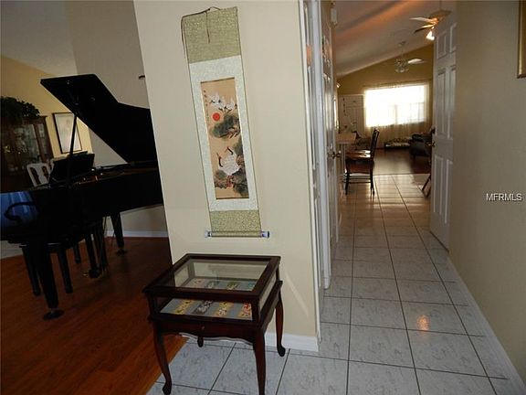 3rd image of 1405 Crownview Ct