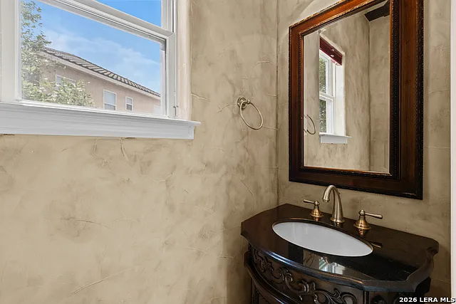 623 Sentry Hl — Photo 30