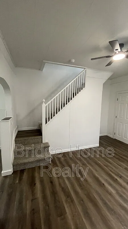 2 bed, 1.0 bath, $1,130 — Photo 3