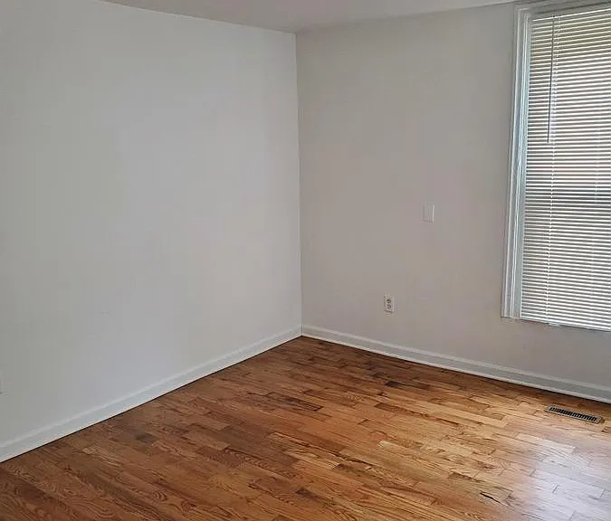 470 Hawkins St #1 — Photo 15