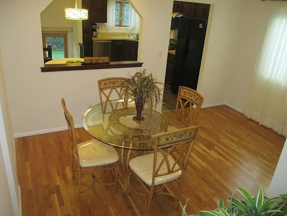 4 bed, 1.5 bath, $3,500 — Photo 4