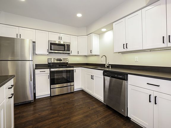 2503 Canterbury Way Mount Kisco, NY 10549 (015of 43 ).jpg