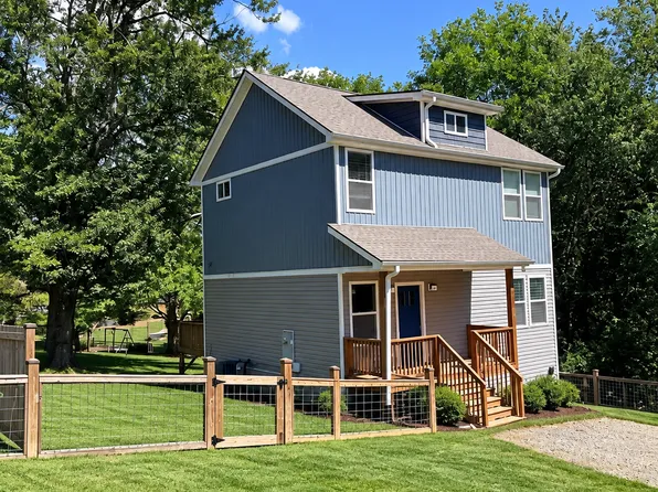 102 Oscar Ln, Asheville, NC 28806