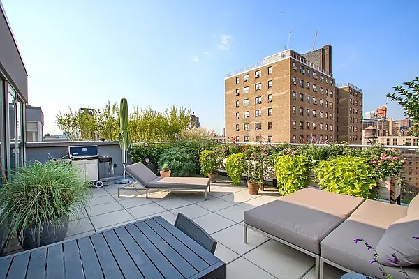 Sold by Compass | media 1