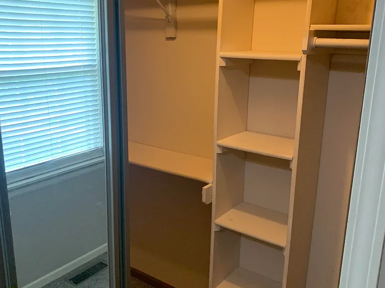 1338 NW Jefferson Ct — Photo 5