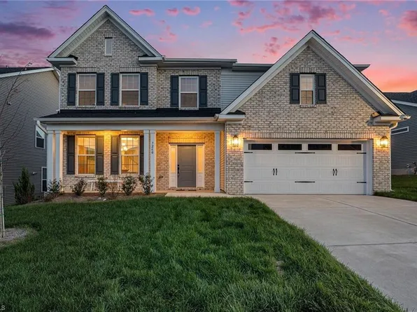 7260 Huntgate Dr, Kernersville, NC 27284