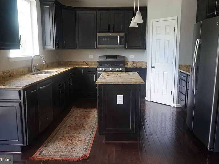 9820 Leighland Ct — Photo 4
