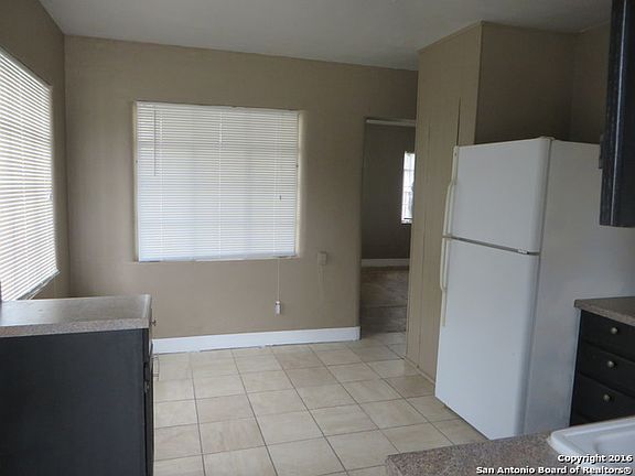 5th image of 6927 S Flores St