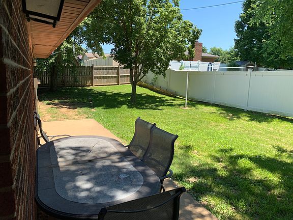 4th image of 444 Roosevelt Dr