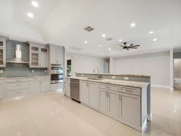 1465 SW Edinburgh Drive, Port St Lucie, FL 34953