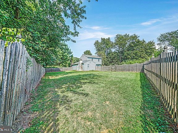 5th image of 115 Carrie Ln