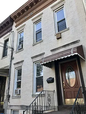 Rented by Signature Premier Properties | media 8