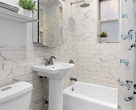 5th image of 920 E 17th St APT 518