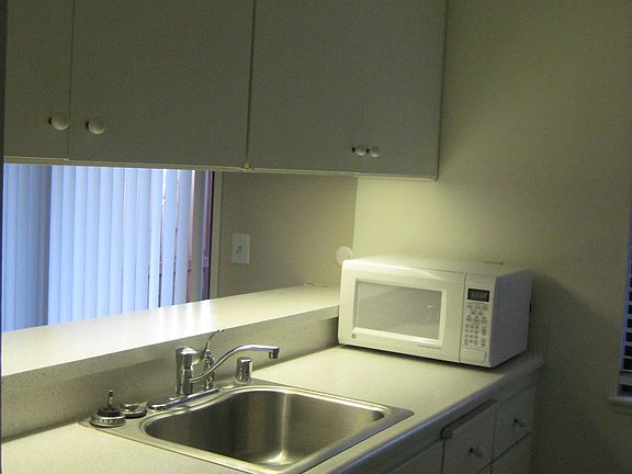 Kitchen - Pass Thru Counter