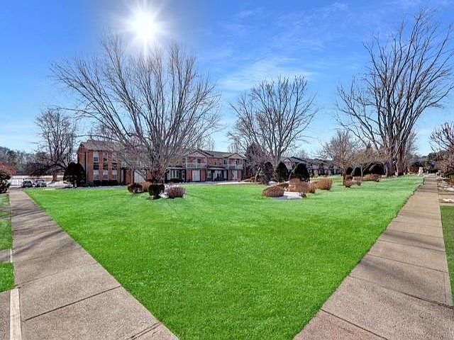 2nd image of 171 Artist Lake Dr