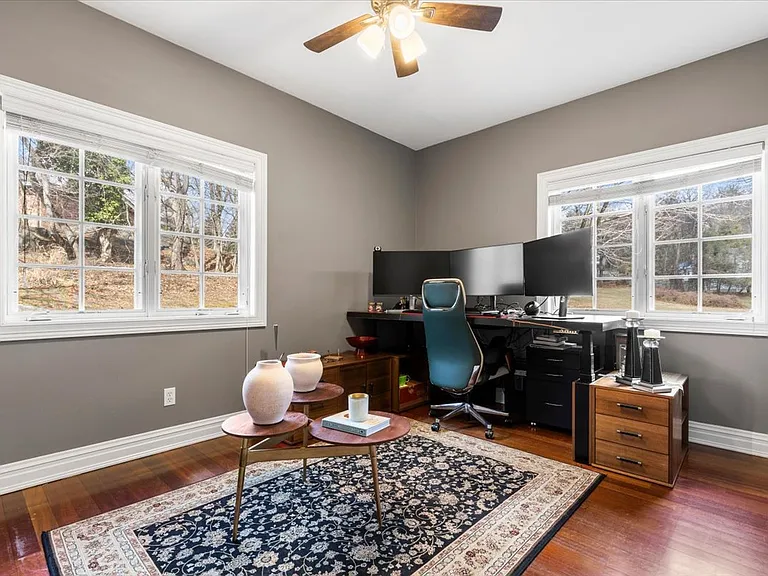 Office / Bedroom - 1st Floor