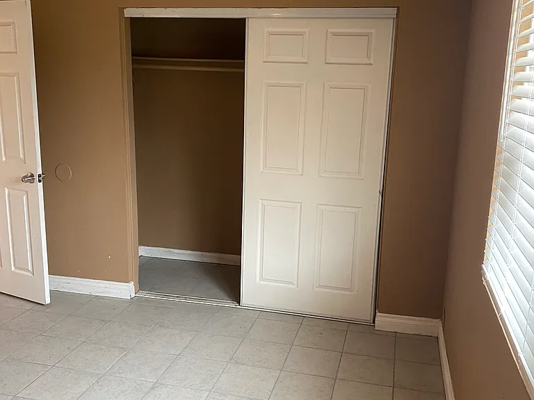 16510 Lakeshore Dr — Photo 27