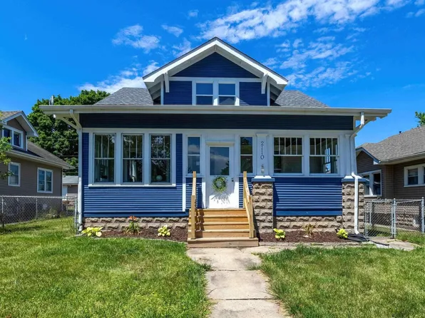 2110 N Division St, Davenport, IA 52804
