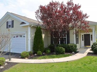 687 Hawthorne Ln, Mount Joy, PA 17552
