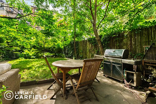 Sold by Leslie J. Garfield | media 4