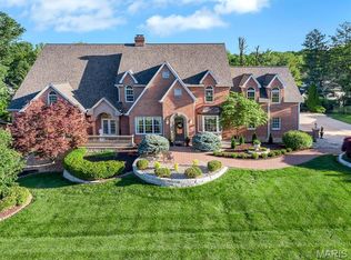 21 Country Club Dr, Edwardsville, IL 62025