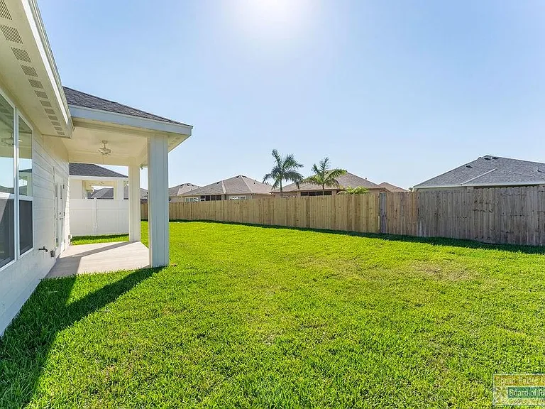 18 N Bay Hill Dr — Photo 29