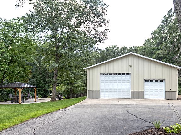 2nd image of 8200 Squirewood Dr NE