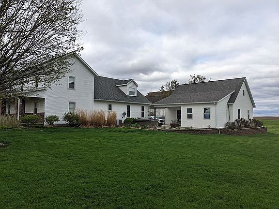3rd image of 1106 County Road 1300 E