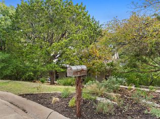 302 Cedar Oak Dr, West Lake Hills, TX 78746