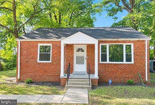 1st image of 3210 Pinevale Ave