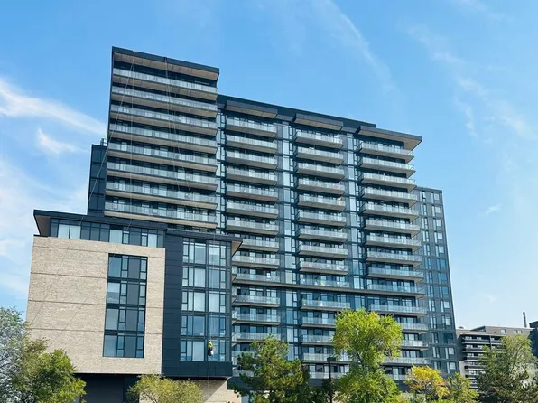 86 Dundas St E #409, Mississauga, ON L5A 0B1